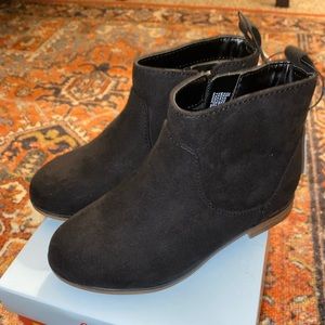 brand new cat and jack black booties 🤍